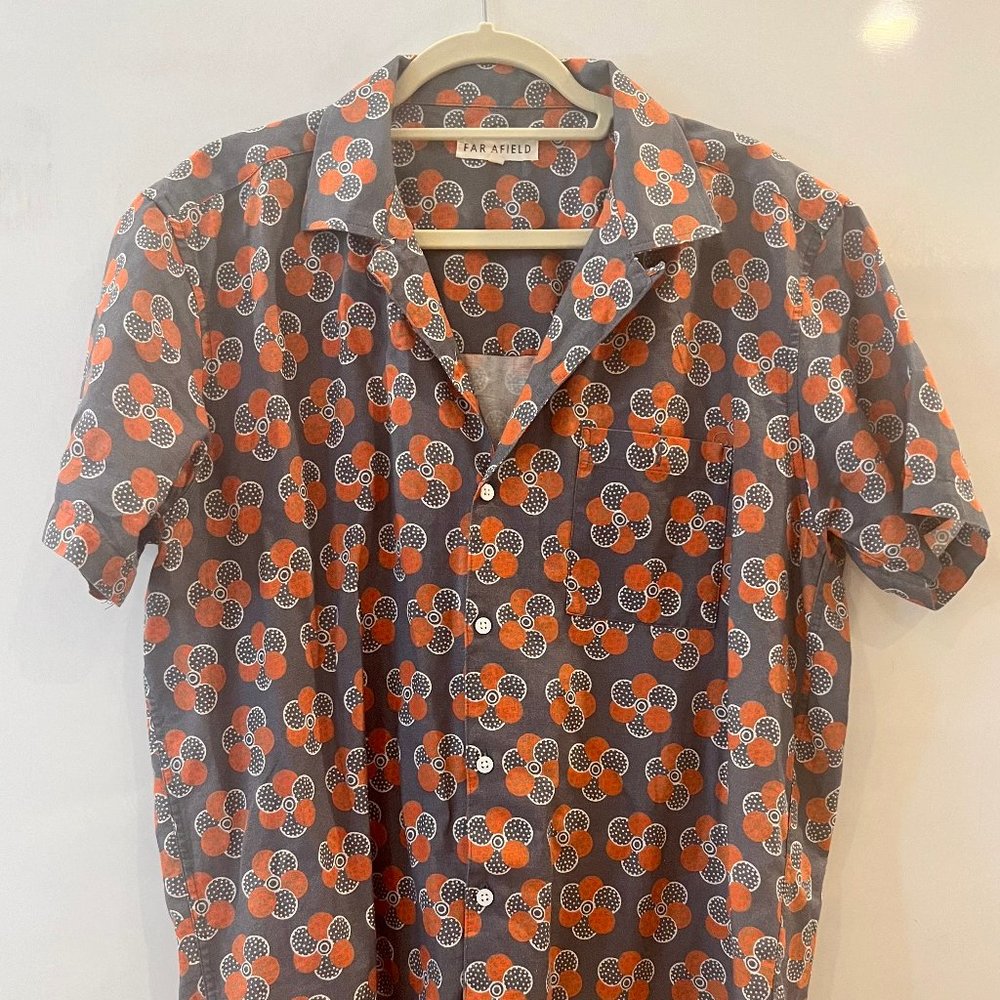 FAR AFIELD Short Sleeve Button Down (Size 3- Large)